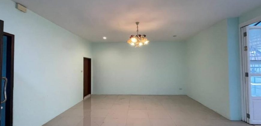 Rent Detached house at Sukhumvit49 BTS Thonglor Prompong 3beds