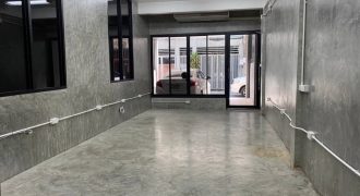 Office for rent at BTS Chongnonsri sathorn 234sqm