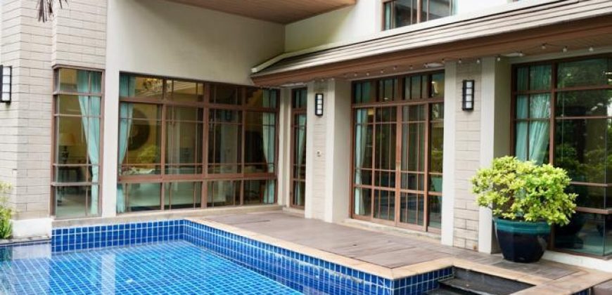 Luxury house for Sale at Sukhumvit with private pool 560sqm 5beds modern design