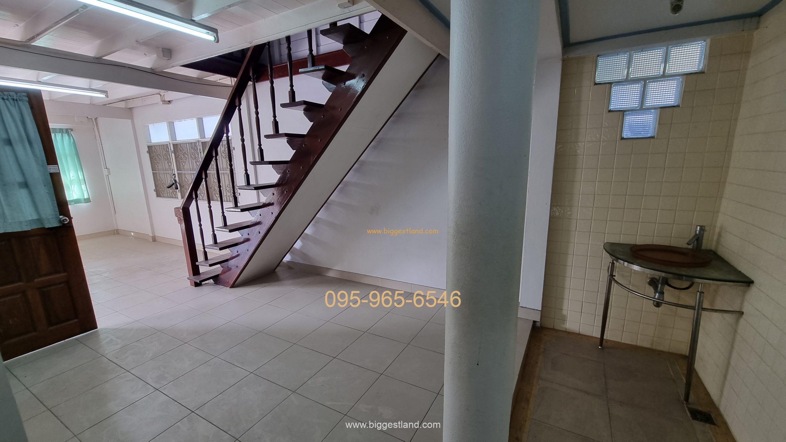 House for Rent at Sukhumvit50 BTS Onnut 195sqm 4beds House for Rent at Sukhumvit50 BTS Onnut 195sqm 4beds