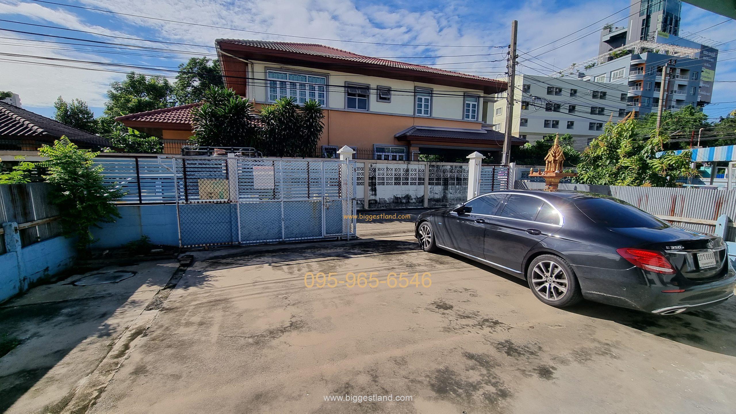 House for Rent at Sukhumvit50 BTS Onnut 195sqm 4beds House for Rent at Sukhumvit50 BTS Onnut 195sqm 4beds
