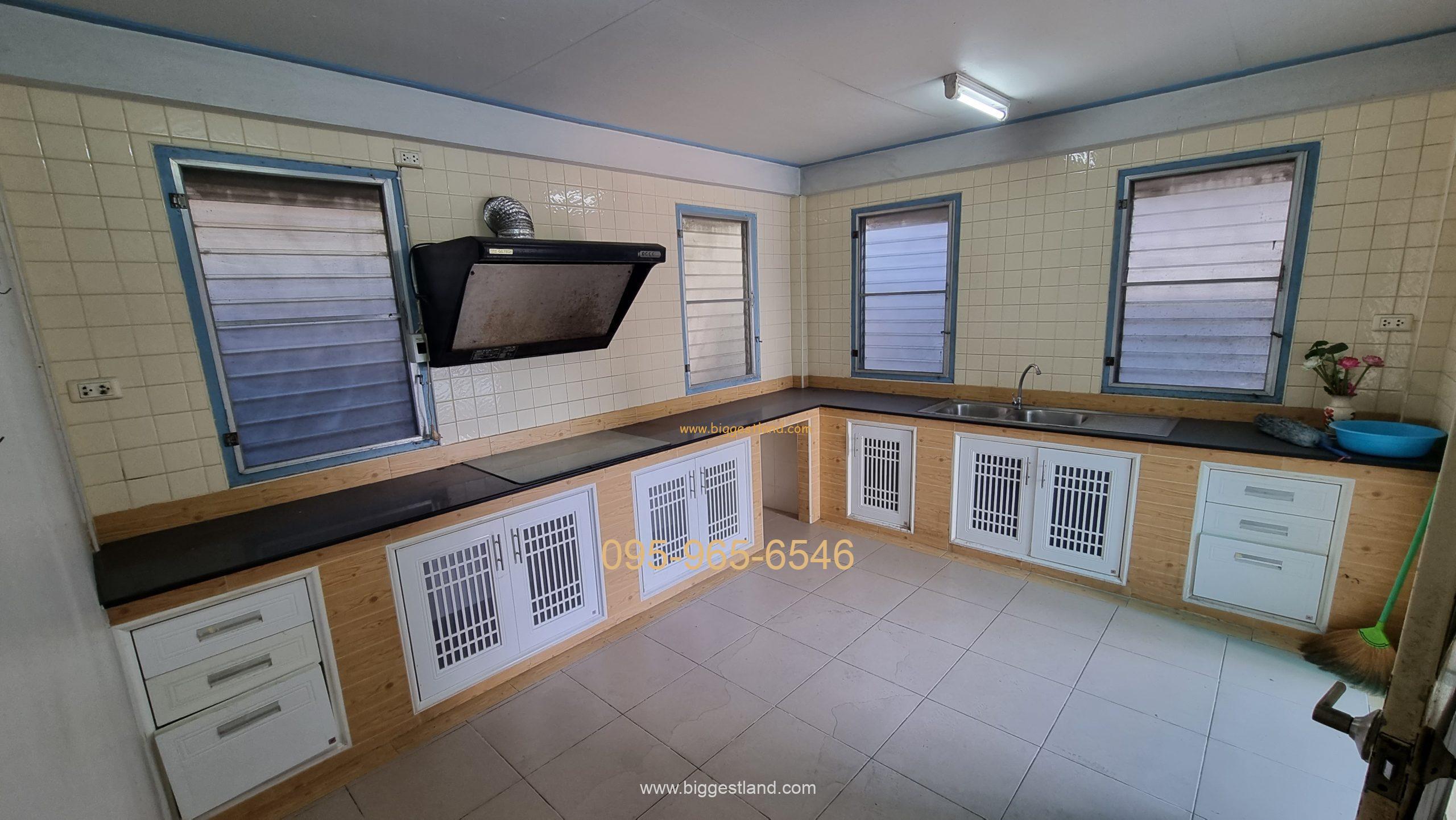 House for Rent at Sukhumvit50 BTS Onnut 195sqm 4beds House for Rent at Sukhumvit50 BTS Onnut 195sqm 4beds